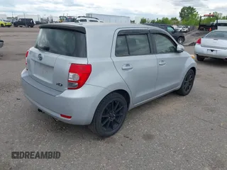 2008 Scion xD z VIN JTKKU10478J026048, wystawiony jako IAAI lot #42303395 z przebiegiem 145 482 mil mil oraz . Historia ofert i sprzedaży dostępna na DreamBid. Obrazek 4.
