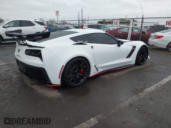2016 Chevrolet Corvette Z06 3LZ with VIN 1G1YU2D62G5600588, listed as a IAAI auction lot 41194235 with 57,537 mi miles. Bid and sale history available at carsss.com. Image 4.