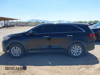 2019 Kia Sorento LX z VIN 5XYPG4A30KG510386, wystawiony jako IAAI lot #42425902 z przebiegiem 78 192 mil mil oraz . Historia ofert i sprzedaży dostępna na DreamBid. Obrazek 13.