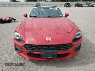 2017 FIAT 124 Spider Lusso z VIN JC1NFAEK5H0123760, wystawiony jako Copart lot #55865845 z przebiegiem 52 285 mil mil oraz Szkoda całkowita • Salvage title. Historia ofert i sprzedaży dostępna na DreamBid. Obrazek 5.