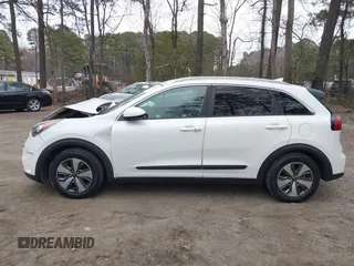 2018 Kia Niro LX with VIN KNDCB3LC5J5204859, listed as a IAAI auction lot 41800970 with 131,040 mi miles. Bid and sale history available at carsss.com. Image 14.