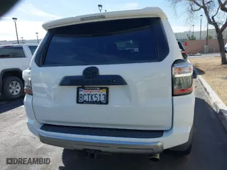 2018 Toyota 4Runner SR5 with VIN JTEBU5JR8J5543622, listed as a IAAI auction lot 41770031 with 101,272 mi miles. Bid and sale history available at carsss.com. Image 16.