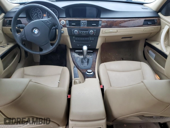 2008 BMW 3 Series 328xi z VIN WBAVC93568K040752, wystawiony jako Copart lot #45042605 z przebiegiem 162 092 mil mil oraz Czysty tytuł • Clean title. Historia ofert i sprzedaży dostępna na DreamBid. Obrazek 8.