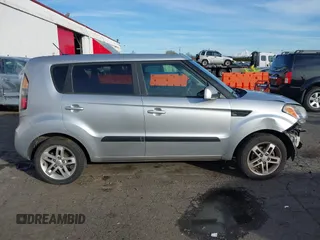 2011 Kia Soul + with VIN KNDJT2A22B7266928, listed as a IAAI auction lot 41572553 with 155,214 mi miles. Bid and sale history available at carsss.com. Image 14.