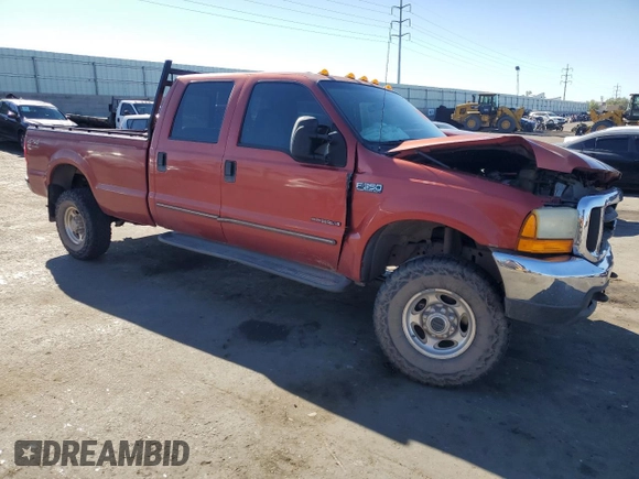 2000 Ford F-350 XL with VIN 1FTSW31FXYEB58081, listed as a Copart auction lot 72017584 with 220,066 mi miles and Salvage Title. Bid and sale history available at DreamBid. Image 4.