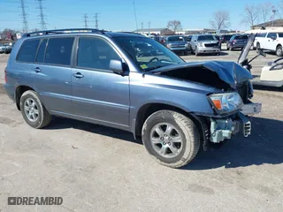 2006 Toyota Highlander with VIN JTEGP21A460126024, listed as a IAAI auction lot 41804162 with 172,119 mi miles. Bid and sale history available at carsss.com. Image 1.