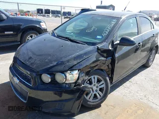 2014 Chevrolet Sonic LT z VIN 1G1JC5SH5E4224501, wystawiony jako IAAI lot #42275218 z przebiegiem 119 370 mil mil oraz . Historia ofert i sprzedaży dostępna na DreamBid. Obrazek 6.