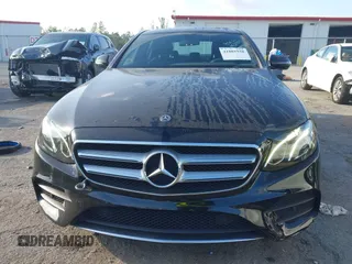 2018 Mercedes-Benz E-Class E 300 with VIN WDDZF4JB2JA328888, listed as a IAAI auction lot 41801938 with 33,470 mi miles. Bid and sale history available at carsss.com. Image 13.