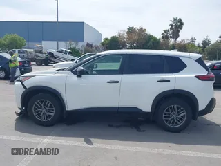 2021 Nissan Rogue S z VIN JN8AT3AA0MW011687, wystawiony jako IAAI lot #42034547 z przebiegiem 50 989 mil mil oraz . Historia ofert i sprzedaży dostępna na DreamBid. Obrazek 14.