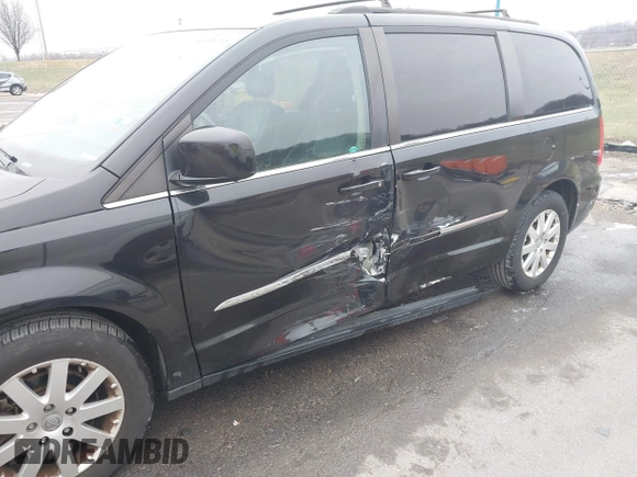 2016 Chrysler Town & Country Touring with VIN 2C4RC1BG9GR292584, listed as a IAAI auction lot 41168218 with 118,967 mi miles. Bid and sale history available at carsss.com. Image 6.