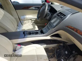 2015 Lincoln MKZ with VIN 3LN6L2G98FR615384, listed as a IAAI auction lot 42340517 with 92,274 mi miles and . Bid and sale history available at DreamBid. Image 5.
