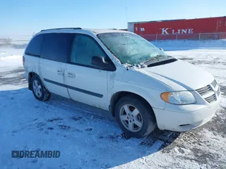 2005 Dodge Caravan SXT with VIN 1D4GP45R75B221389, listed as a IAAI auction lot 41521514 with 179,643 mi miles. Bid and sale history available at carsss.com. Image 1.