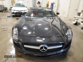 2012 Mercedes-Benz SLS AMG z VIN WDDRK7HA7CA006888, wystawiony jako Copart lot #43201915 z przebiegiem 25 610 mil mil oraz Nie do naprawy. Historia ofert i sprzedaży dostępna na DreamBid. Obrazek 5.