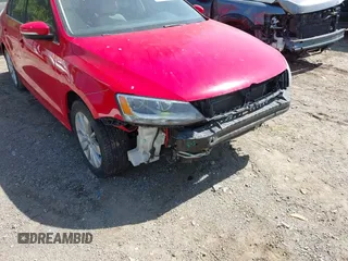 2015 Volkswagen Jetta SE с VIN 3VWD07AJ2FM357720, выставлен на аукционе IAAI как лот 42281983 с пробегом 92 965 миль миль и . История ставок и продаж доступна на DreamBid. Изображение 6.