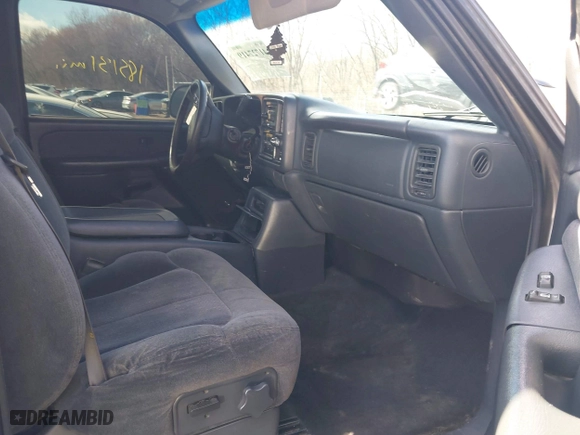 2000 Chevrolet Silverado 1500 LS with VIN 1GCEC19T9YZ220406, listed as a IAAI auction lot 41727419 with 185,131 mi miles. Bid and sale history available at carsss.com. Image 5.