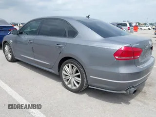 2012 Volkswagen Passat S z VIN 1VWAP7A39CC074390, wystawiony jako IAAI lot #42147260 z przebiegiem 114 996 mil mil oraz . Historia ofert i sprzedaży dostępna na DreamBid. Obrazek 3.