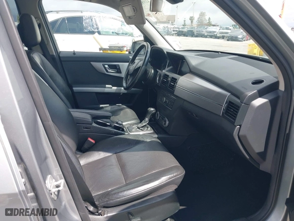 2011 Mercedes-Benz GLK-Class GLK 350 with VIN WDCGG5GBXBF557958, listed as a IAAI auction lot 41896191 with 129,257 mi miles. Bid and sale history available at carsss.com. Image 5.