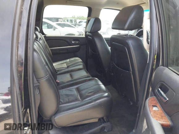 2007 Chevrolet Avalanche 3LT z VIN 3GNEC12017G152396, wystawiony jako IAAI lot #42261163 z przebiegiem Nie podano mil oraz . Historia ofert i sprzedaży dostępna na DreamBid. Obrazek 8.