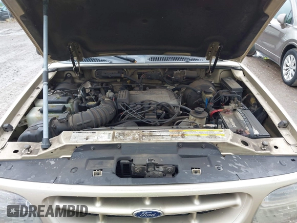 2000 Ford Explorer XLT z VIN 1FMZU83P1YZC35657, wystawiony jako IAAI lot #42278366 z przebiegiem Nie podano mil oraz . Historia ofert i sprzedaży dostępna na DreamBid. Obrazek 10.