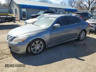 2014 Hyundai Genesis 3.8L with VIN KMHGC4DD5EU261257, listed as a Copart auction lot 45940315 with 131,094 mi miles and Clean Title. Bid and sale history available at carsss.com. Image 1.