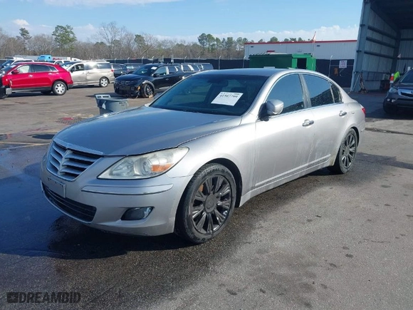 2009 Hyundai Genesis with VIN KMHGC46E99U025626, listed as a IAAI auction lot 41507799 with 182,919 mi miles. Bid and sale history available at carsss.com. Image 2.