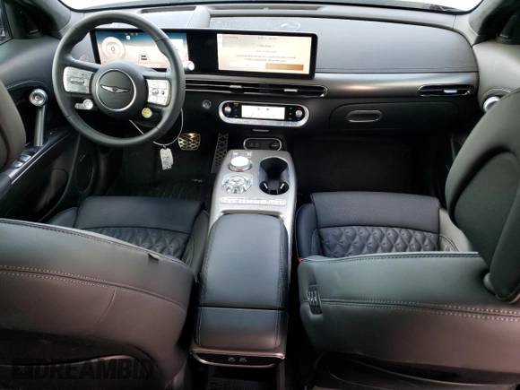 2023 Genesis GV60 Performance z VIN KMUKEDTB7PU011754, wystawiony jako Copart lot #39865424 z przebiegiem 5 915 mil mil oraz . Historia ofert i sprzedaży dostępna na DreamBid. Obrazek 8.