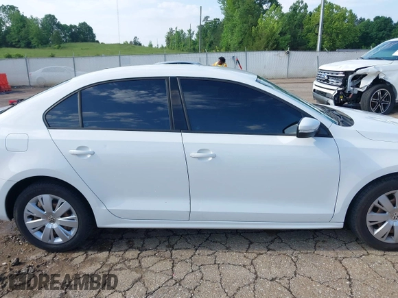 2011 Volkswagen Jetta SE with VIN 3VWDX7AJ5BM321946, listed as a IAAI auction lot 42178181 with 149,945 mi miles and . Bid and sale history available at DreamBid. Image 14.