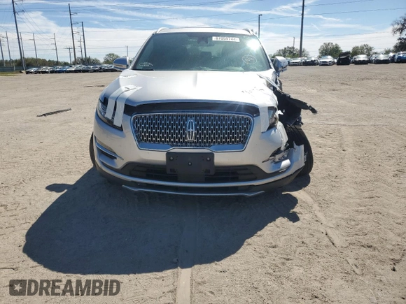 2019 Lincoln MKC Reserve with VIN 5LMCJ3D94KUL09107, listed as a Copart auction lot 48595095 with 27,502 mi miles and Salvage title. Bid and sale history available at DreamBid. Image 5.