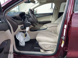 2018 Lincoln MKC Reserve with VIN 5LMTJ3DH8JUL23033, listed as a IAAI auction lot 41684781 with 47,905 mi miles and . Bid and sale history available at DreamBid. Image 5.