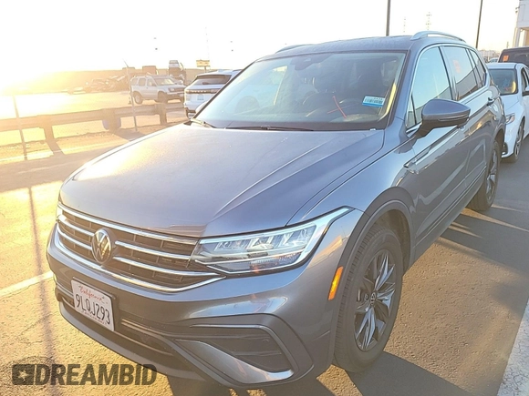2024 Volkswagen Tiguan SE z VIN 3VV3B7AX0RM107010, wystawiony jako IAAI lot #42845198 z przebiegiem 22 903 mil mil oraz . Historia ofert i sprzedaży dostępna na DreamBid. Obrazek 27.