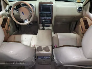 2007 Ford Explorer Limited with VIN 1FMEU75847UA72352, listed as a Copart auction lot 42744225 with 186,307 mi miles and Clean title. Bid and sale history available at DreamBid. Image 8.