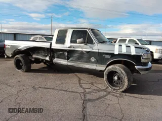 1996 Ford F-250 with VIN 1FTHX26F9TEB37631, listed as a Copart auction lot 79043774 with 249,715 mi miles and Salvage Title. Bid and sale history available at carsss.com. Image 4.