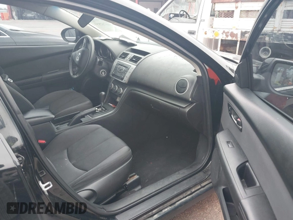 2013 Mazda 6 i Sport with VIN 1YVHZ8BH0D5M06471, listed as a IAAI auction lot 40752951 with 137,876 mi miles. Bid and sale history available at carsss.com. Image 5.