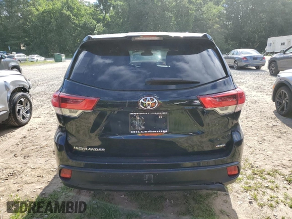 2018 Toyota Highlander LE with VIN 5TDBZRFH1JS906155, listed as a Copart auction lot 65517405 with 118,413 mi miles and Clean title. Bid and sale history available at DreamBid. Image 6.