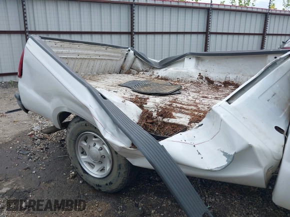 1999 Ford F-250 XL с VIN 1FTNF20L7XEA00374, выставлен на аукционе IAAI как лот 42210425 с пробегом 73 885 миль миль и . История ставок и продаж доступна на DreamBid. Изображение 18.
