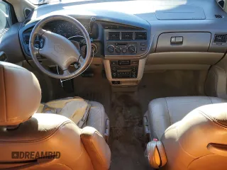 2000 Toyota Sienna LE with VIN 4T3ZF13C8YU207597, listed as a Copart auction lot 81250634 with 250,567 mi miles and Salvage Title. Bid and sale history available at carsss.com. Image 8.