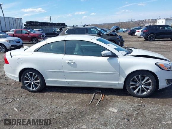 2013 Volvo C70 T5 with VIN YV1672MC0DJ139884, listed as a IAAI auction lot 41846044 with 89,838 mi miles. Bid and sale history available at carsss.com. Image 13.