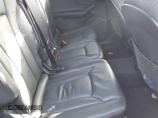 2017 Audi Q7 Premium Plus z VIN WA1LAAF75HD019470, wystawiony jako IAAI lot #41724853 z przebiegiem 85 301 mil mil oraz . Historia ofert i sprzedaży dostępna na DreamBid. Obrazek 8.