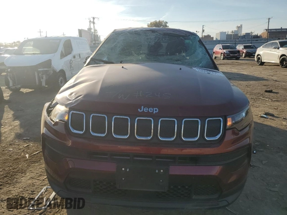 2022 Jeep Compass Sport with VIN 3C4NJDAB7NT221115, listed as a Copart auction lot 76898554 with 16,776 mi miles and Salvage title. Bid and sale history available at DreamBid. Image 5.