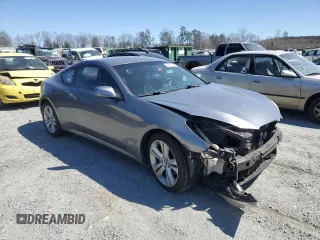 2010 Hyundai Genesis Coupe z VIN KMHHT6KD1AU028439, wystawiony jako Copart lot #50061765 z przebiegiem 157 006 mil mil oraz Szkoda całkowita • Salvage title. Historia ofert i sprzedaży dostępna na DreamBid. Obrazek 4.