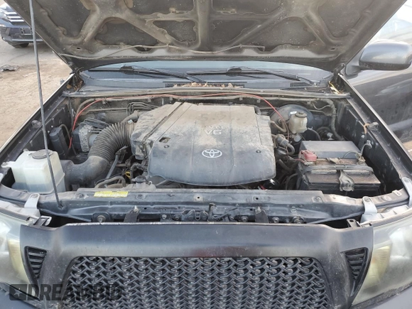 2010 Toyota Tacoma z VIN 3TMMU4FN7AM021796, wystawiony jako Copart lot #82248024 z przebiegiem 198 016 mil mil oraz Nie do naprawy • Non repairable. Historia ofert i sprzedaży dostępna na DreamBid. Obrazek 11.