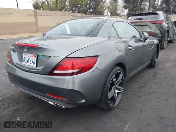 2020 Mercedes-Benz SLC 300 с VIN W1KPK3JA2LF172930, выставлен на аукционе IAAI как лот 42141258 с пробегом 13 081 миль миль и . История ставок и продаж доступна на DreamBid. Изображение 4.