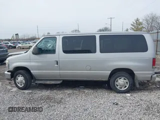 2010 Ford Econoline Passenger XL z VIN 1FBNE3BLXADA77764, wystawiony jako IAAI lot #41457598 z przebiegiem 212 112 mil mil oraz . Historia ofert i sprzedaży dostępna na DreamBid. Obrazek 14.
