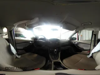 2016 Ford Focus SE с VIN 1FADP3F22GL211156, выставлен на аукционе IAAI как лот 42502613 с пробегом 121 224 миль миль и . История ставок и продаж доступна на DreamBid. Изображение 18.