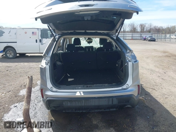 2020 Ford Edge SE z VIN 2FMPK3G97LBB16387, wystawiony jako IAAI lot #41822322 z przebiegiem Nie podano mil oraz . Historia ofert i sprzedaży dostępna na DreamBid. Obrazek 11.