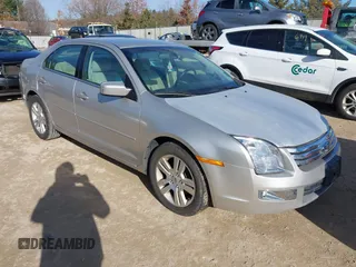 2008 Ford Fusion SEL with VIN 3FAHP08138R220505, listed as a IAAI auction lot 41878710 with 179,565 mi miles. Bid and sale history available at carsss.com. Image 1.