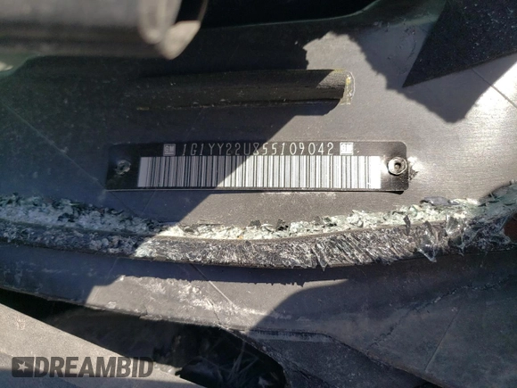 2005 Chevrolet Corvette z VIN 1G1YY22U855109042, wystawiony jako Copart lot #53326665 z przebiegiem Nie podano mil oraz Szkoda całkowita • Salvage title. Historia ofert i sprzedaży dostępna na DreamBid. Obrazek 13.