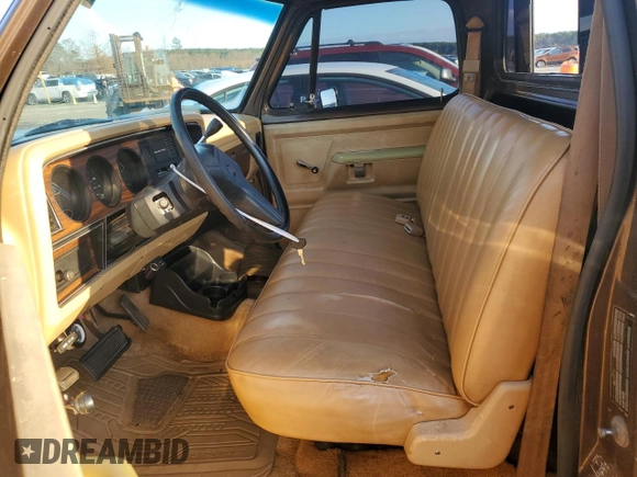 1988 Dodge D/W 100 z VIN 1B7FD04XXJS678038, wystawiony jako Copart lot #84737964 z przebiegiem 19 276 mil mil oraz Szkoda całkowita • Salvage title. Historia ofert i sprzedaży dostępna na DreamBid. Obrazek 7.