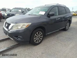 2013 Nissan Pathfinder SL with VIN 5N1AR2MN4DC688113, listed as a IAAI auction lot 41902410 with 125,040 mi miles. Bid and sale history available at carsss.com. Image 2.