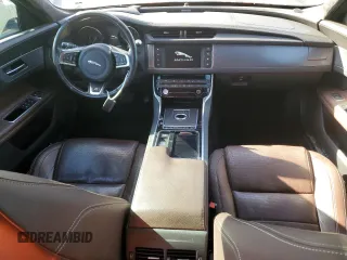 2016 Jaguar XF 35t R-Sport with VIN SAJBF4BV3GCY02477, listed as a Copart auction lot 70316864 with 83,231 mi miles and Clean Title. Bid and sale history available at carsss.com. Image 8.
